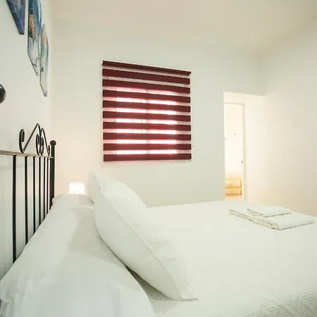 Apartment Wish Amparo De *